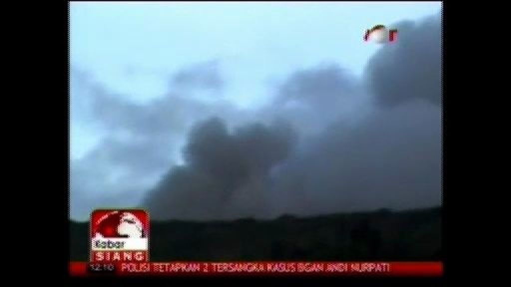 Más de 4000 evacuados por la erupción de un volcán en Indonesia