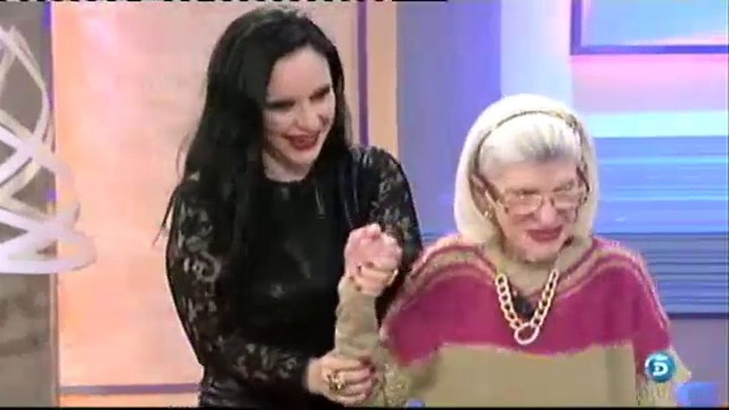 Alaska recibe la visita sorpresa de su madre