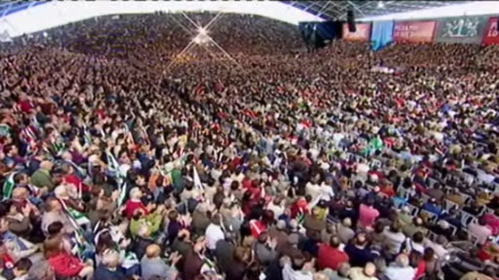 30.000 personas respaldan a Rubalcaba en Sevilla