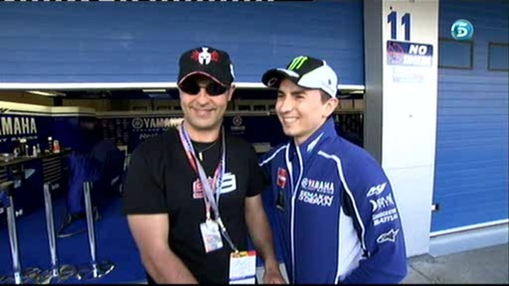 Jorge Lorenzo cumple su promesa con un fan muy especial en Jerez