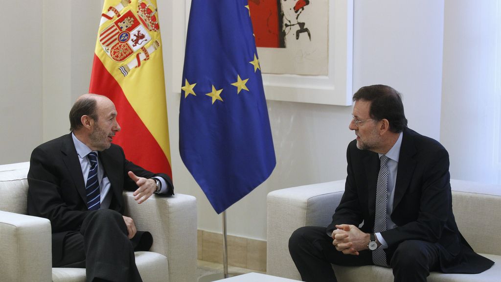 Primera cita entre Rubalcaba y Rajoy