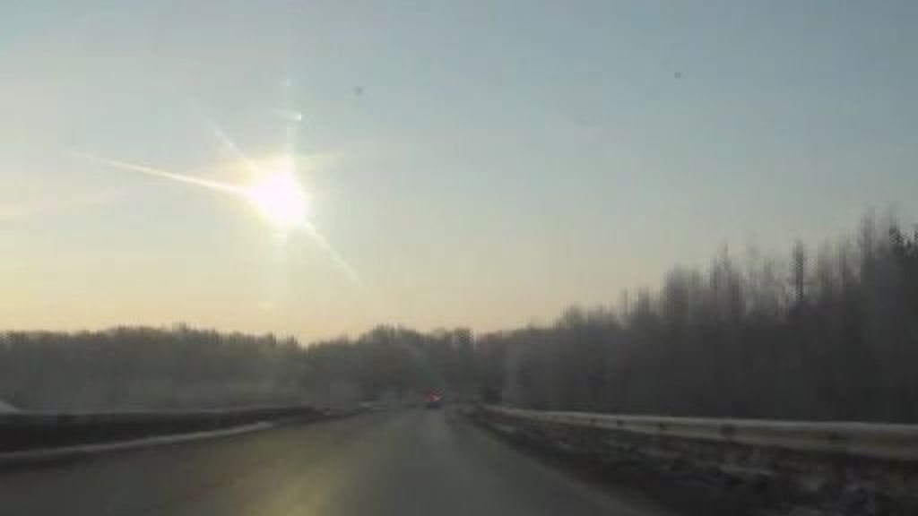 Casi un millar de heridos por la caída de un meteorito en Rusia