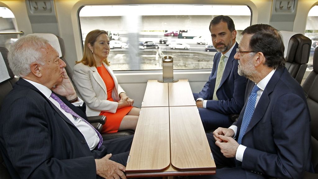 Rajoy: "El AVE nos hace ver que somos más que capaces de salir adelante"
