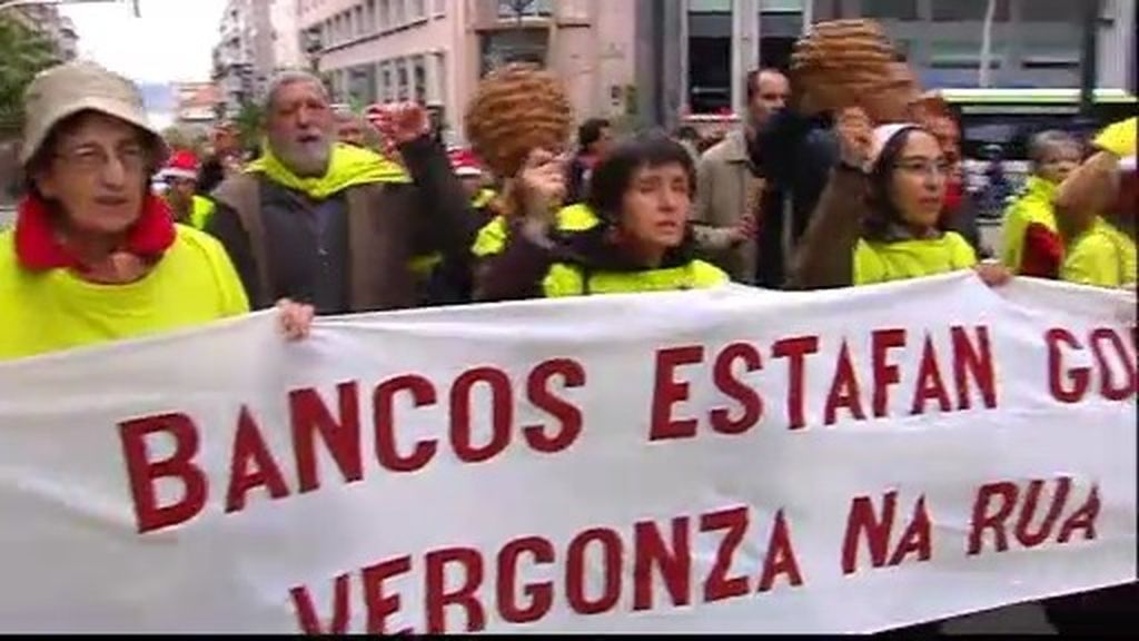 Acuerdo PP-PSOE para dar una salida a los afectados por las preferentes