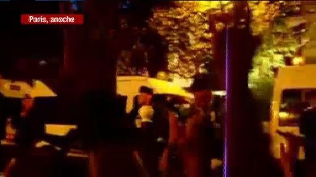 Tres heridos y ochenta detenidos tras la carga policial contra los indignados en París