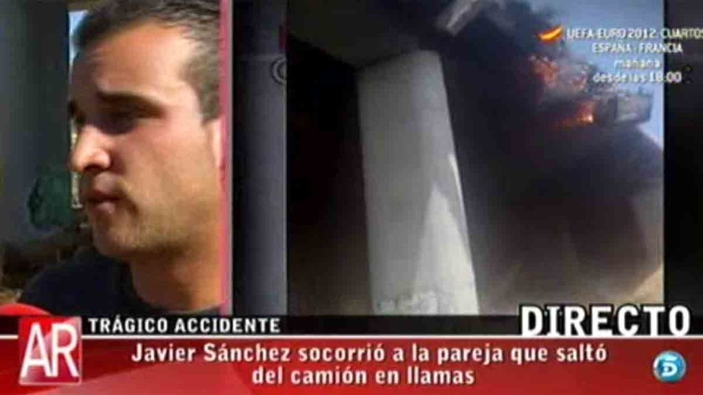 Una pareja salta de su camión en llamas