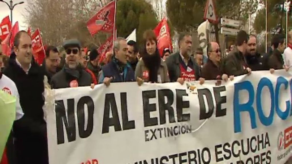 Cientos de trabajadores de la planta de Roca en Alcalá de Henares protestan contra el ERE