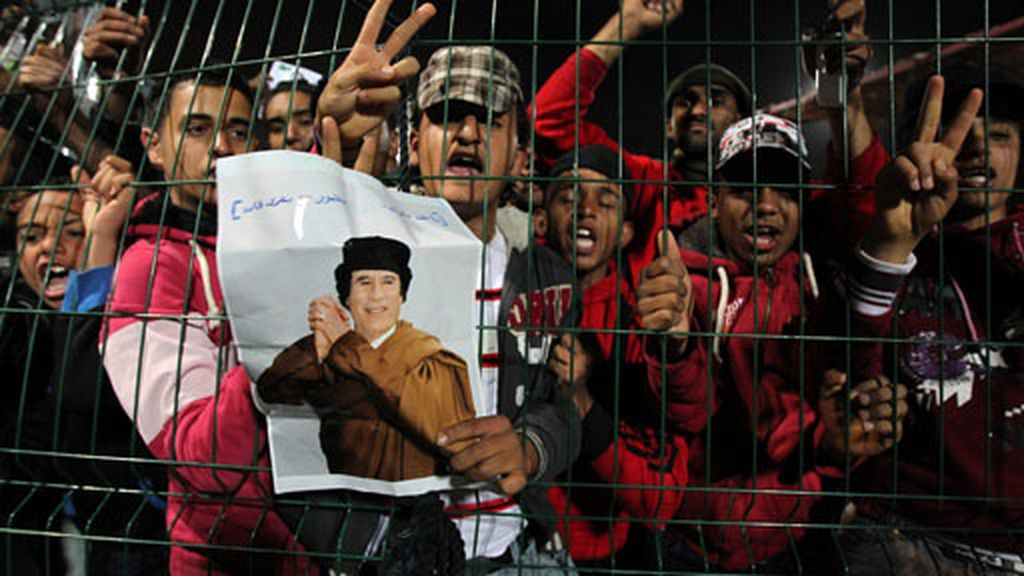 Gadafi negocia su salida
