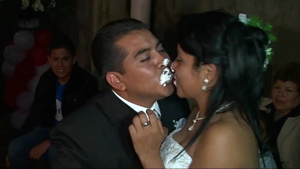 La viborita, el pastel y la boda civil… así se casa la gente en México