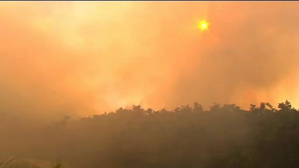 Un incendio en Ponteareas arrasa con más de 180 hectáreas