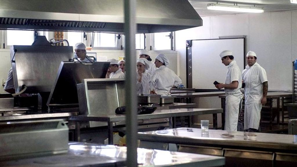 Estalla una olla industrial en la Escuela de Hostelería de Leioa (Vizcaya)