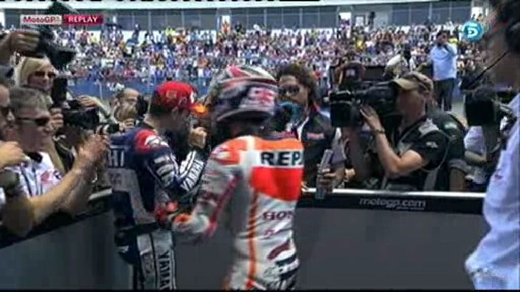 Lorenzo le niega el saludo a Márquez