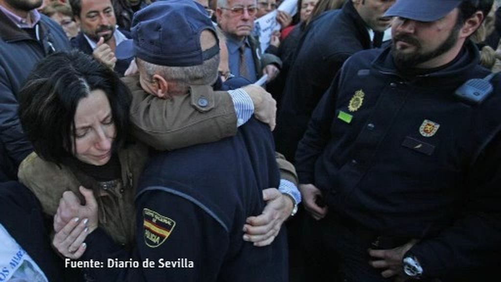 El abrazo de dos hombres que desearían no haberse conocido