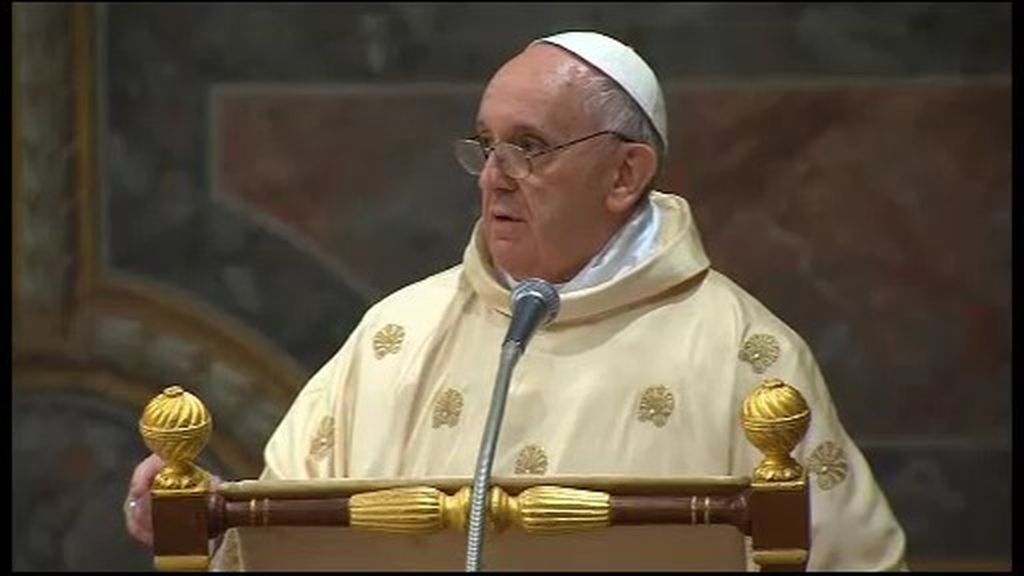 El papa Francisco: "Cuando caminamos, edificamos y confesamos sin llevar la Cruz de Cristo, somos mundanos"
