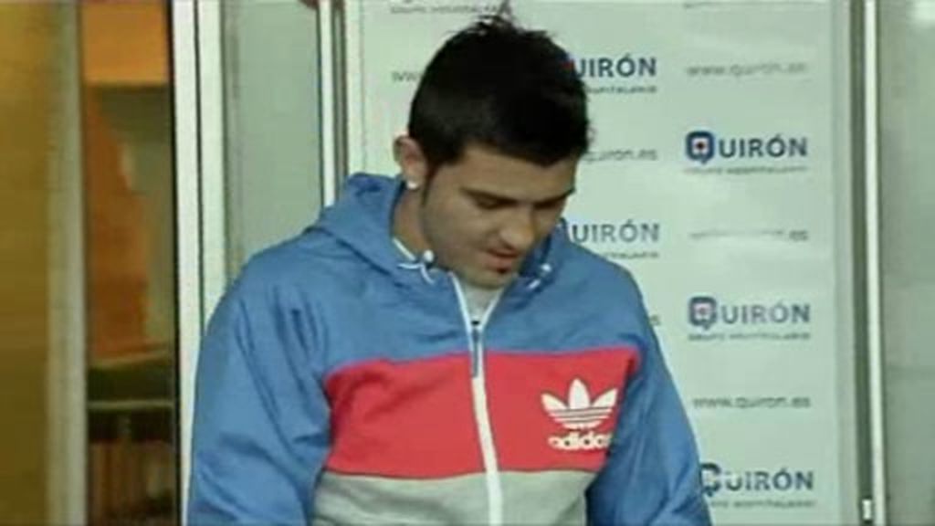 David Villa sale del hospital