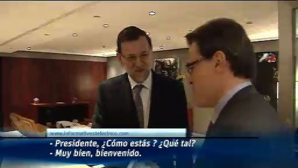 Rajoy y Mas se ven las caras después de suspenderse la declaración de soberanía