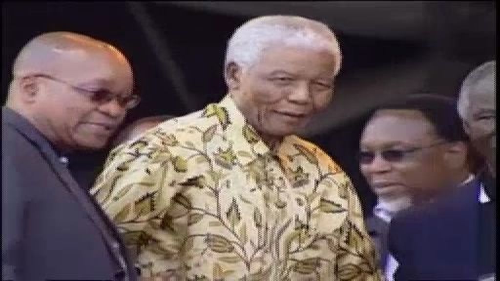 Nelson Mandela hospitalizado