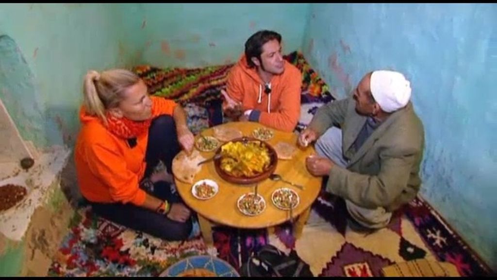 Noche surrealista en una casa bereber