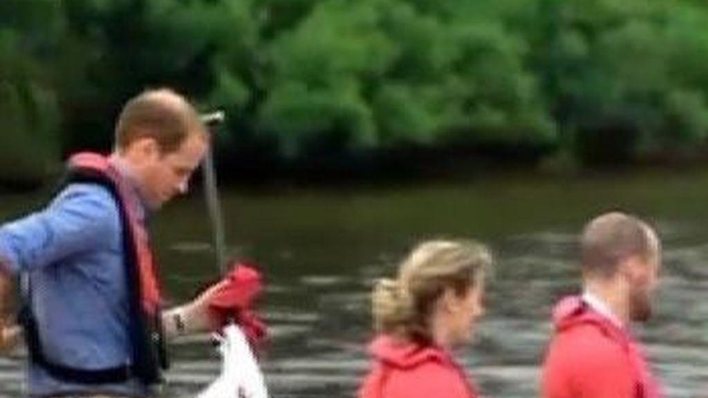 Los duques de Cambridge, en regatas de canoa en Canadá