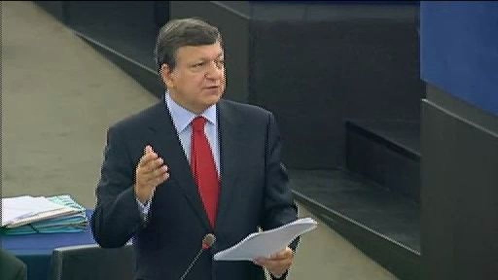 Barroso apuesta por los eurobonos mientras Grecia anuncia más recortes