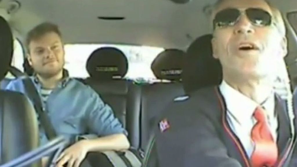 El primer ministro noruego, taxista por un día para escuchar lo que piensan los ciudadanos