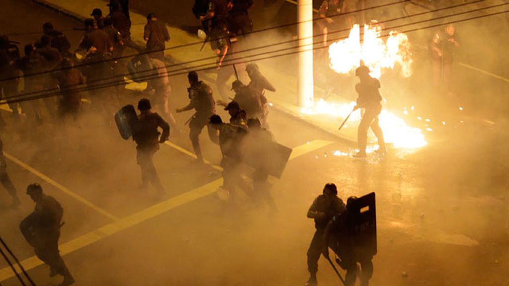 Duros disturbios en Río de Janeiro