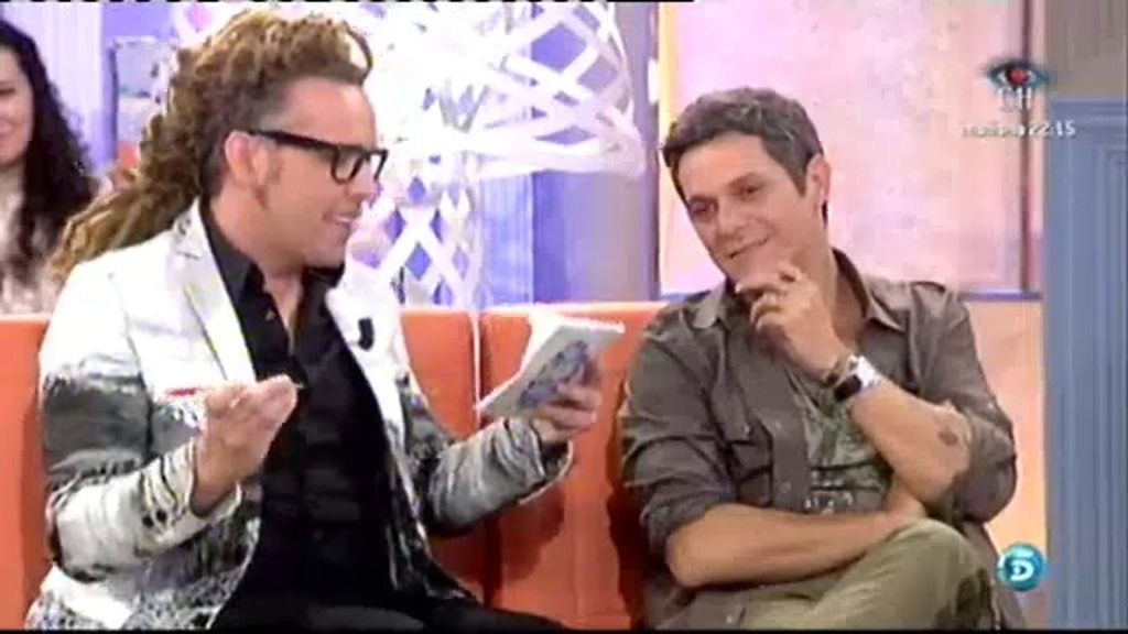 Torito hace de las suyas con Alejandro Sanz