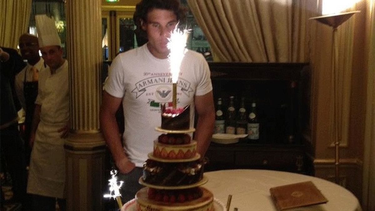 Rafa Nadal celebró su cumpleaños tras ganar a Schwank