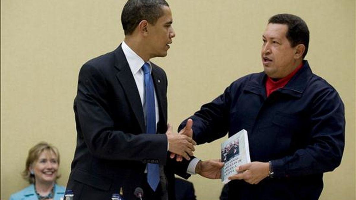 Según dijo hoy la revista Newsweek en su sitio de Internet, Galeano debería enviar una nota de agradecimiento a Chávez, porque gracias al presidente venezolano se han disparado las ventas de su libro. EFE