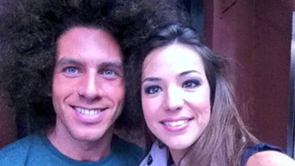 El álbum de los muñecos fuera de la casa