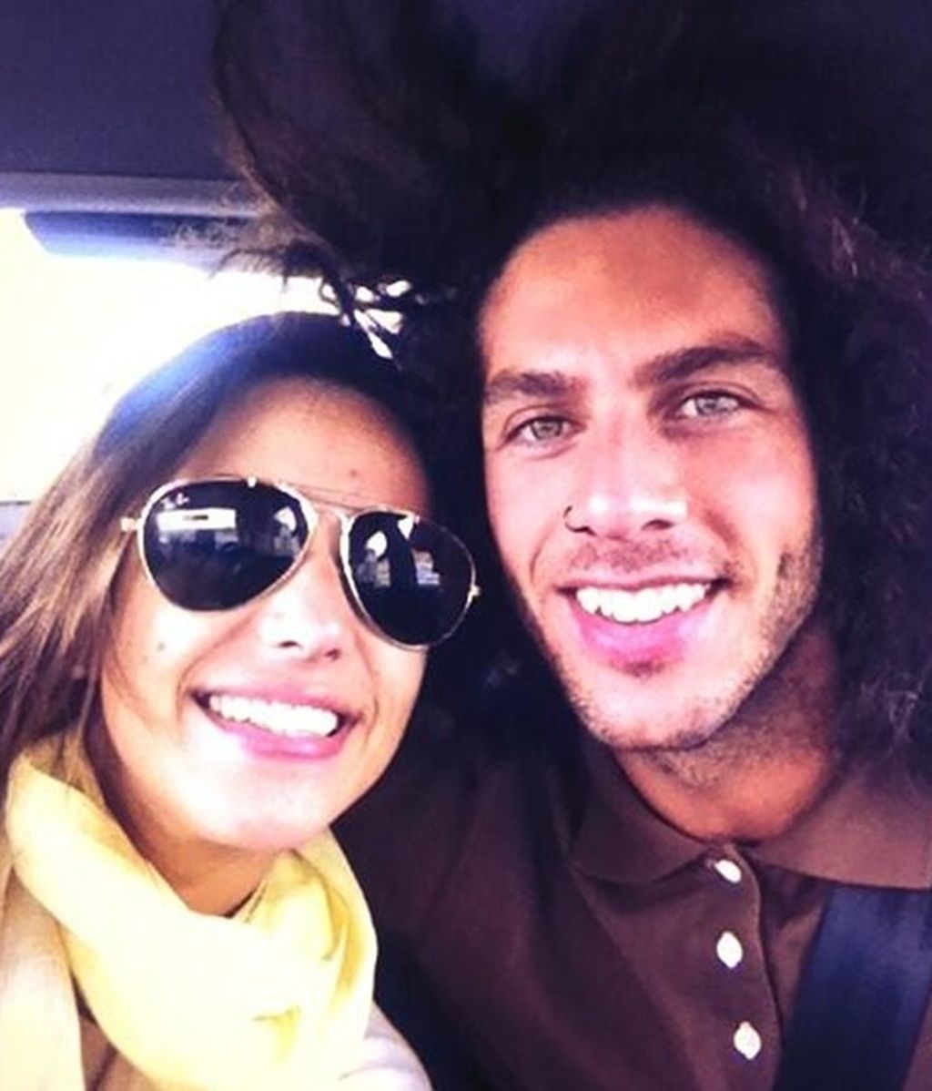 Las primeras fotos del amor muñeco fuera de GH