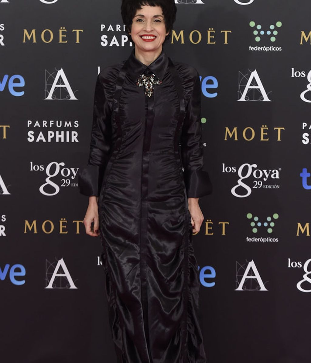 Adriana Ozores con vestido de Devota & Lomba