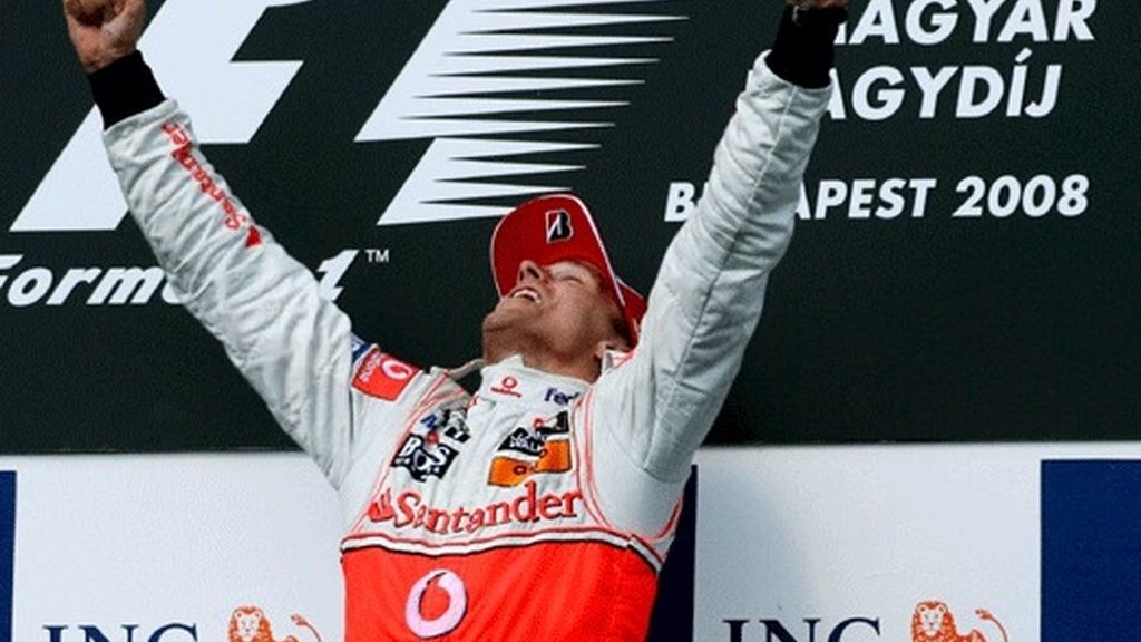 Raikkonen celebra su tercera posición