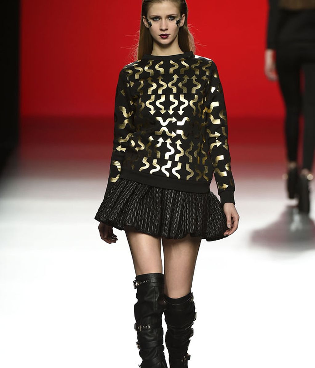 Las moteras más sexies se suben a la pasarela