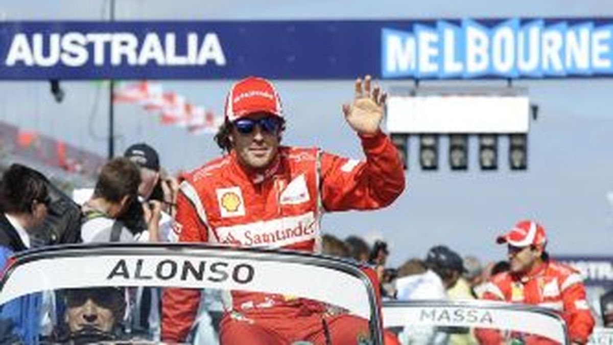 Alonso, a su llegada a Melbourne. Foto: Gtres