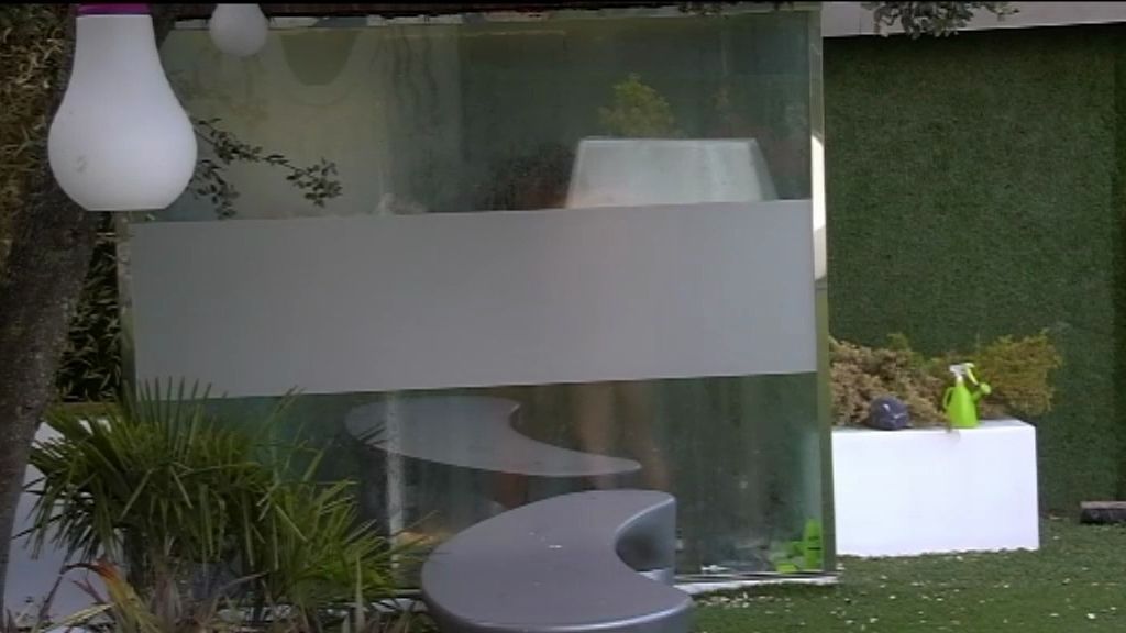 ¿Habrá zanjado Aless sus dudas hacia Noe con esta apasionada ducha?