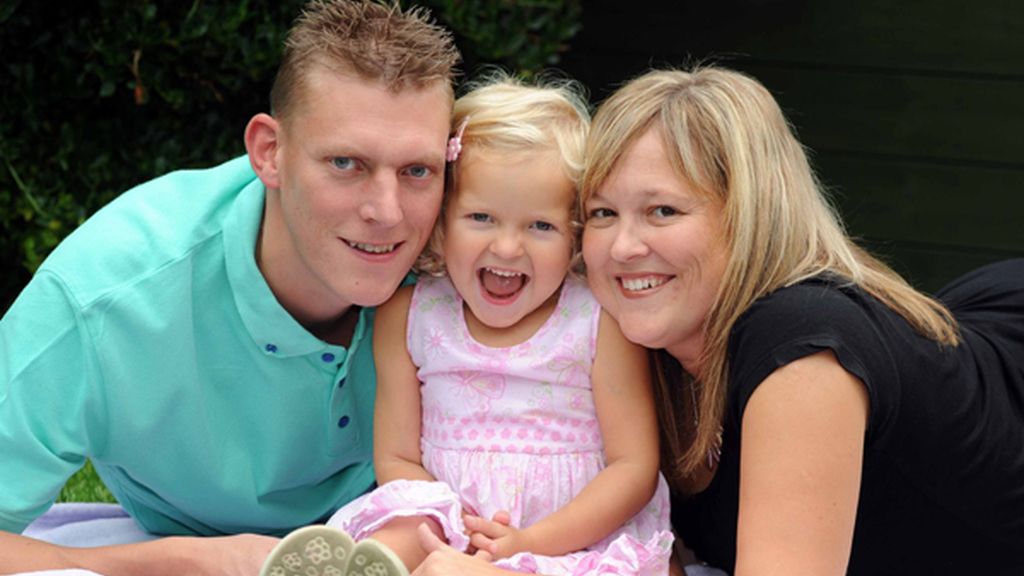 La 'niña milagro' a la que abrieron el cráneo para salvarla