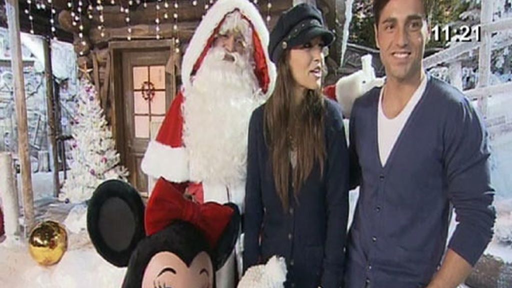 David Bustamante y Paula Echevarría en Disney con su hija Daniela