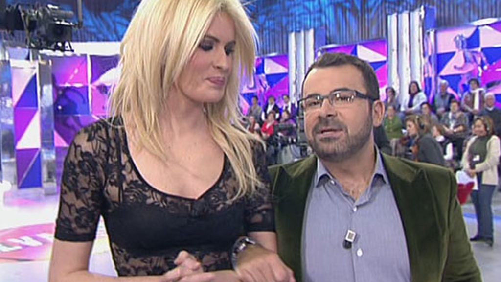 Luciendo transparencias (y piernas)