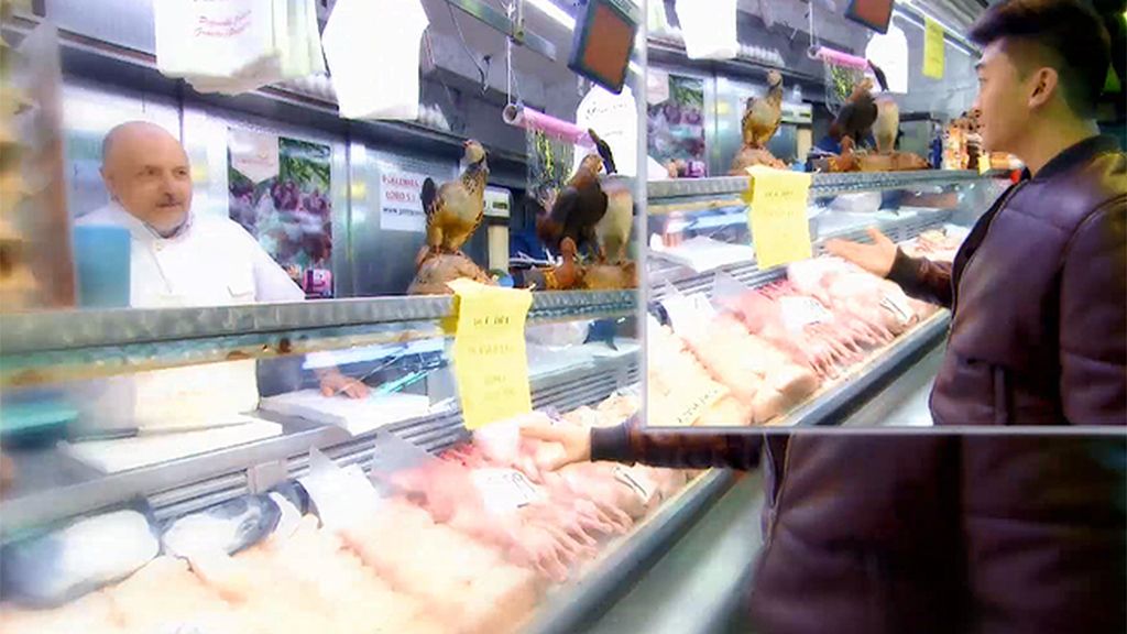 Simbo conquista a Rym con sus tallarines tres delicias