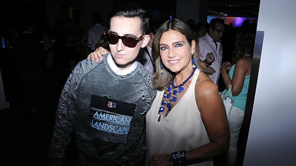 Posando con Marina Danko