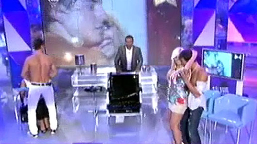 Los hombres de Chari, cuerpo a cuerpo