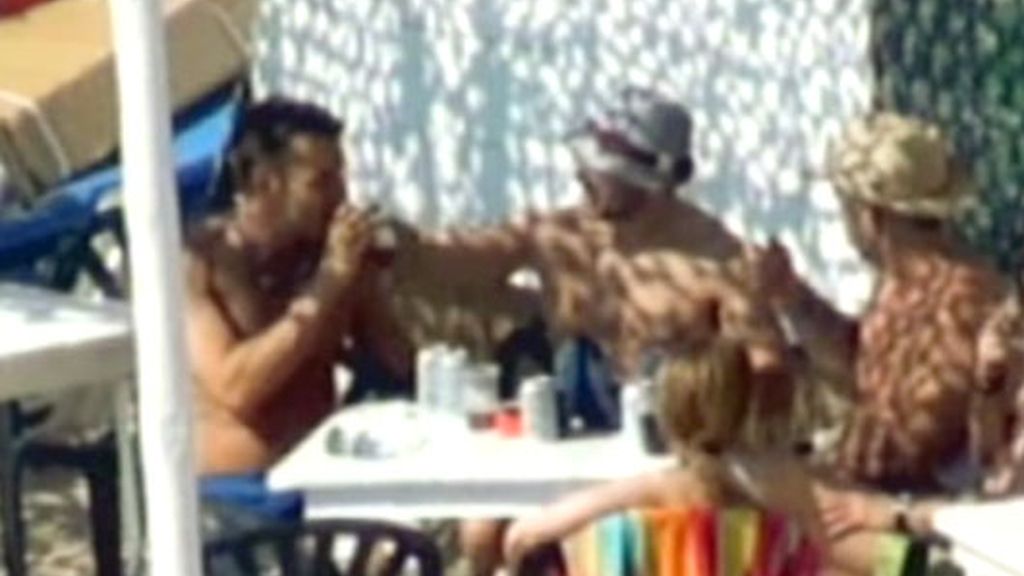 Jesús Vázquez, besos en Ibiza