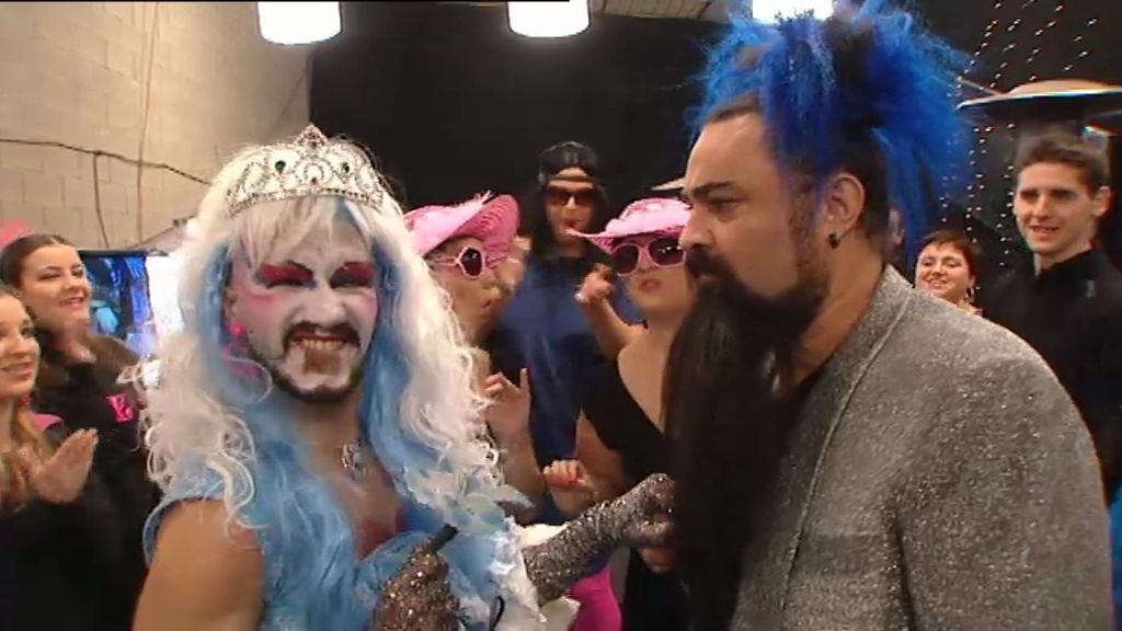 El bodorrio entre 'El Sevilla' y Lola Power