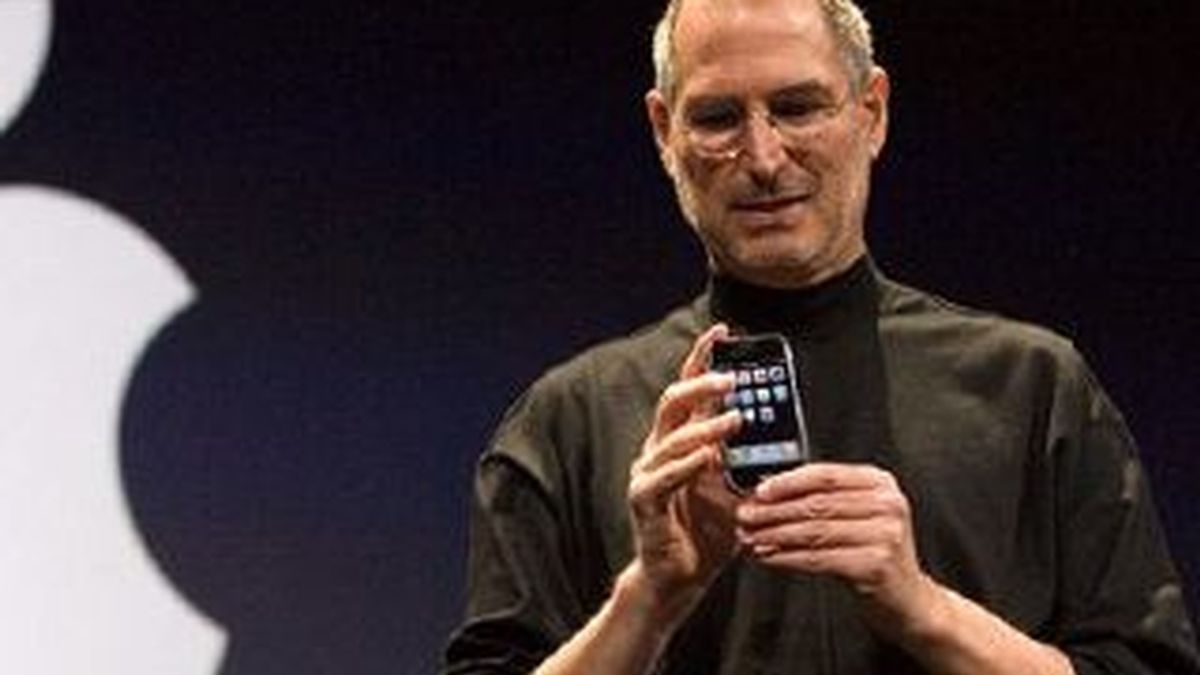 Steve Jobs, en la presentación del iPhone durante un evento en San Francisco en 2009. Foto archivo EFE
