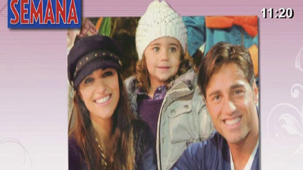David Bustamante y Paula Echevarría en Disney con su hija Daniela