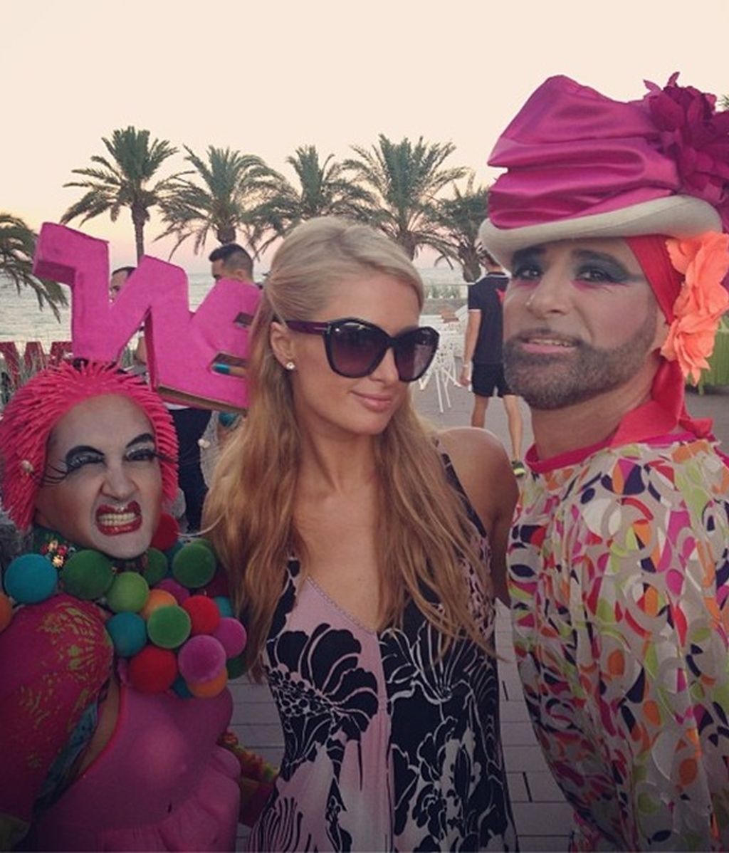 El postureo de Paris Hilton en Ibiza
