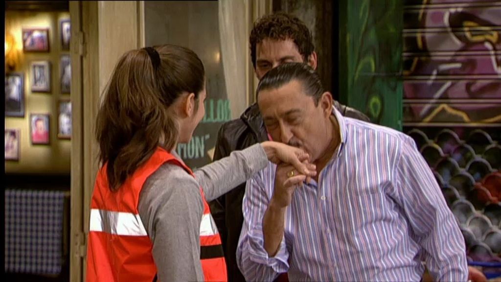 Se llama Patricia y les da clases de primeros auxilios