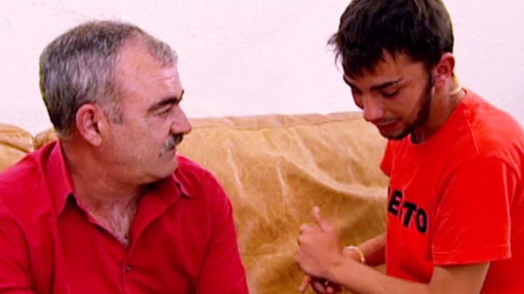 Alberto confiesa a su padre que es gay