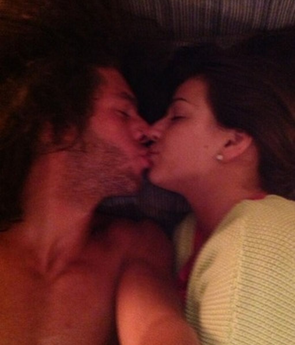 Las primeras fotos del amor muñeco fuera de GH